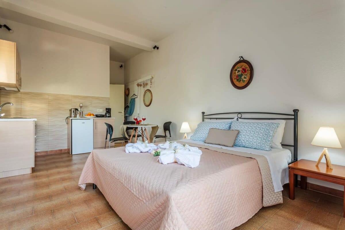 Summer Rose Garden Getaway - A Step To The Beach Kalamata Exterior photo
